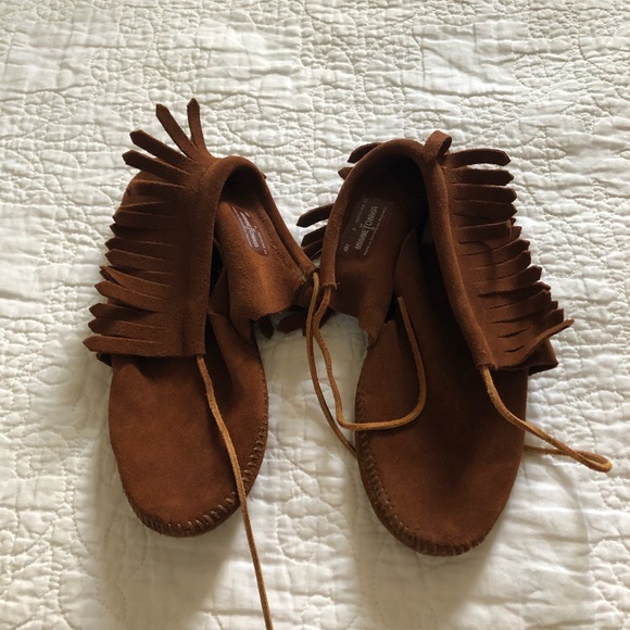 Women’s Minnetonka - Picture 1 of 3